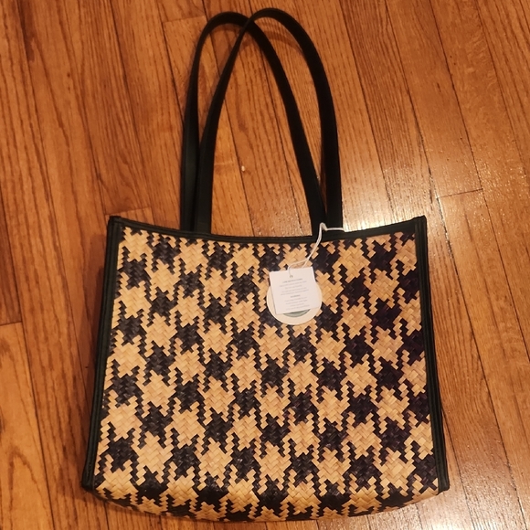 Handbags - Stylish Black and Tan Tote Bag